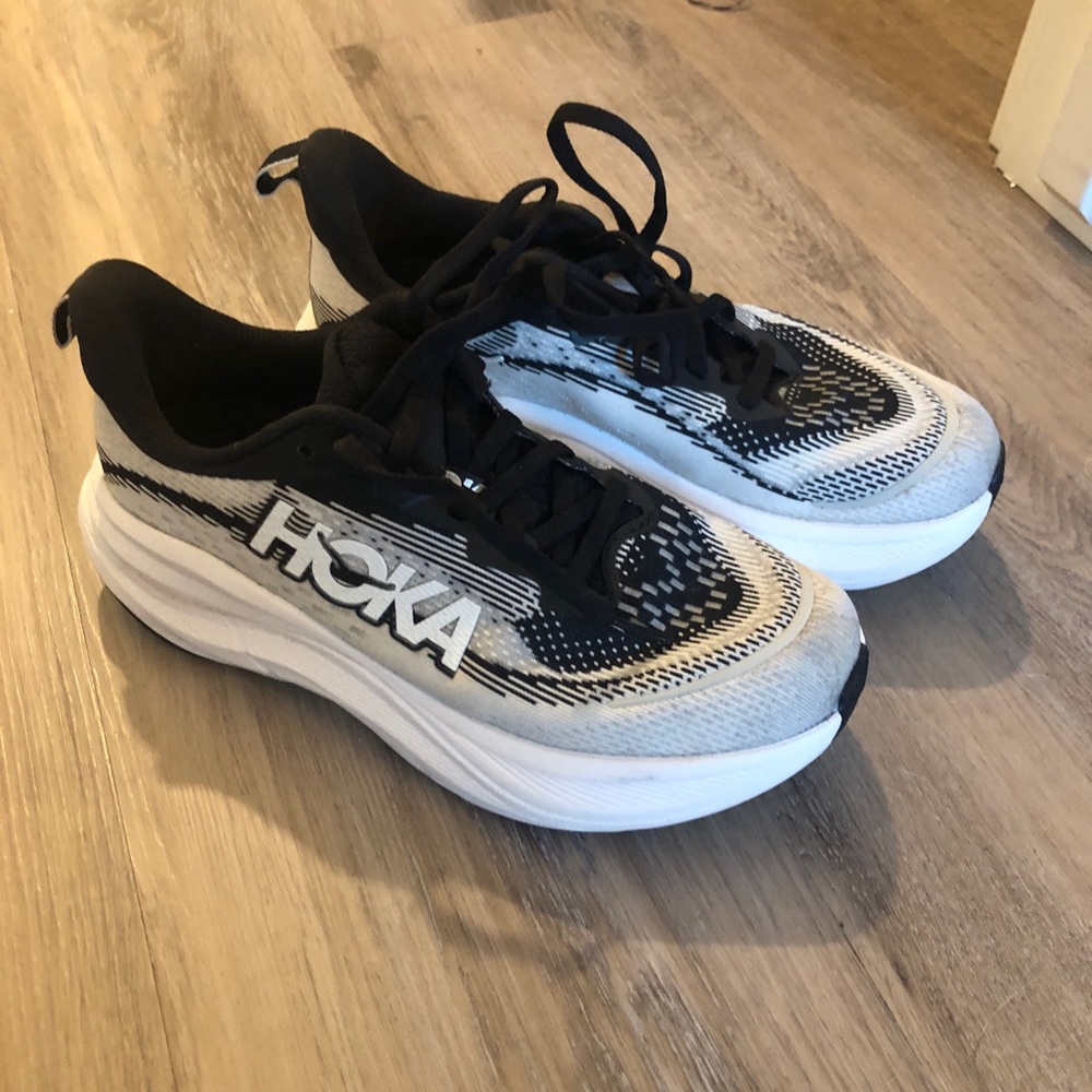 Hoka Skyflow Sz 5